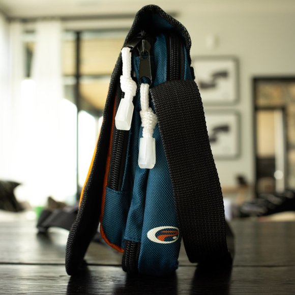 Y2K Point Zero Crossbody Messenger Bag - Picture 3 of 6